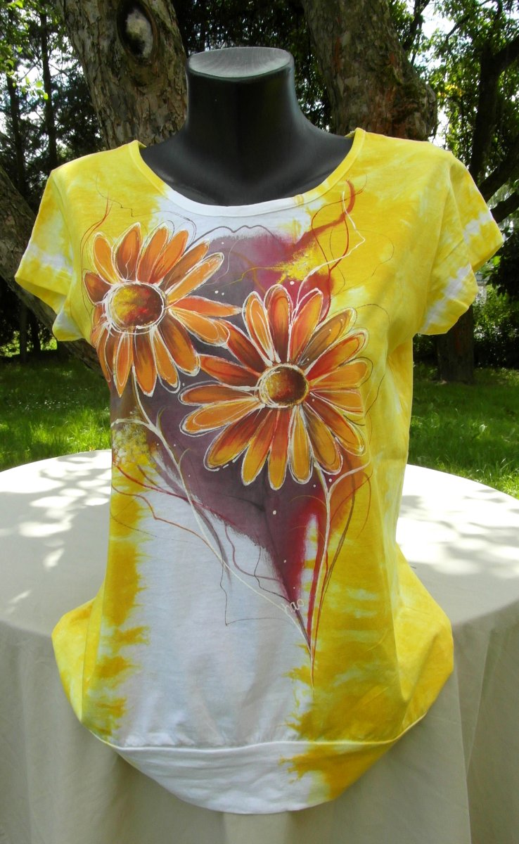 Žluté tričko se slunečnicemi-ručně malované