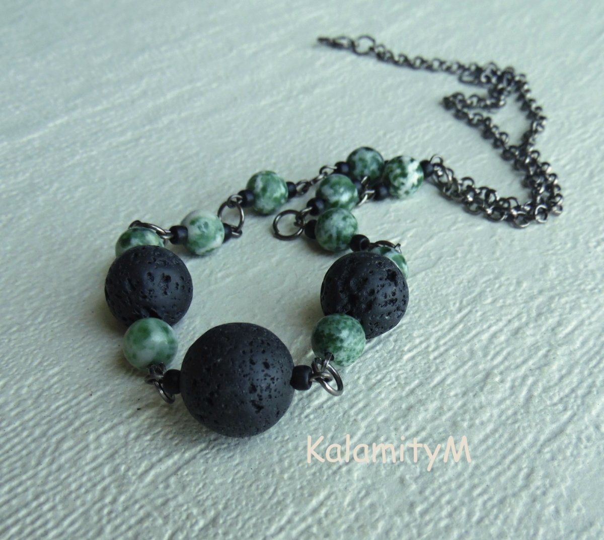 Green Lantern – náhrdelník z jaspisu a lávy