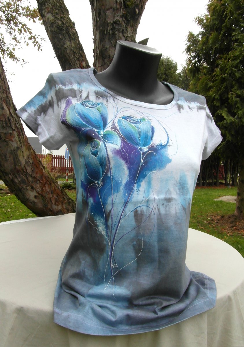 Modrošedé tričko růže -ručně malované