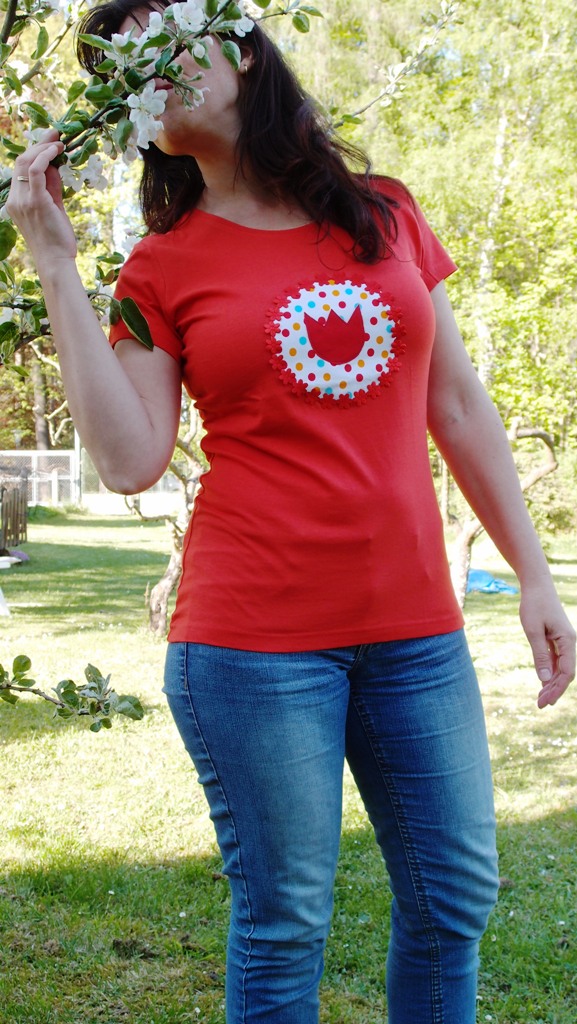 KOUKEJ, TULIPÁN (M) - dámské tričko