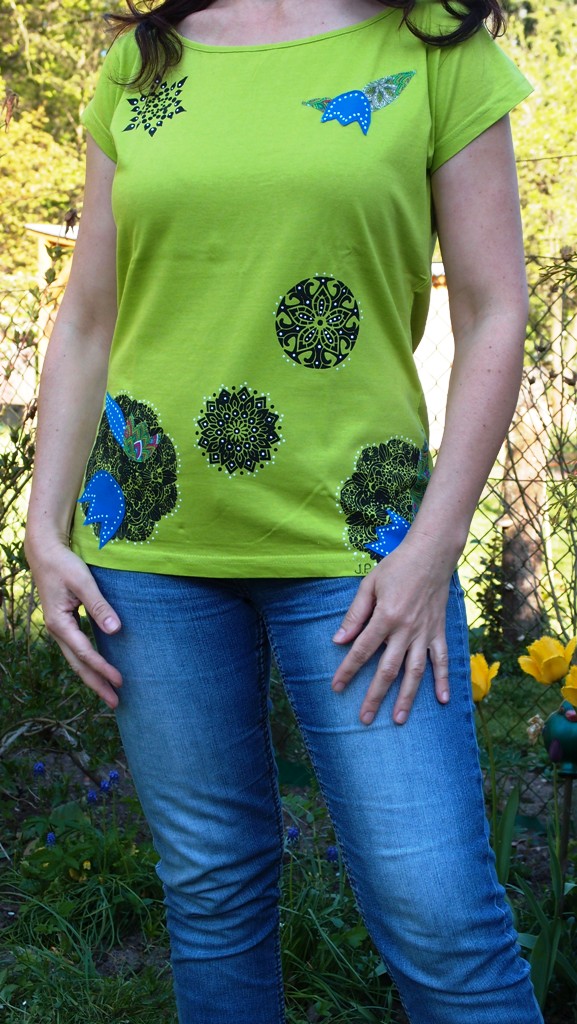 TULIPÁNY V MANDALÁCH (L) - dámské tričko