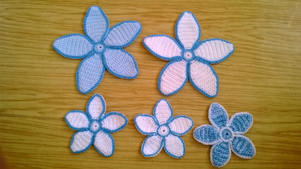 Háčkované aplikace sada 5ks.