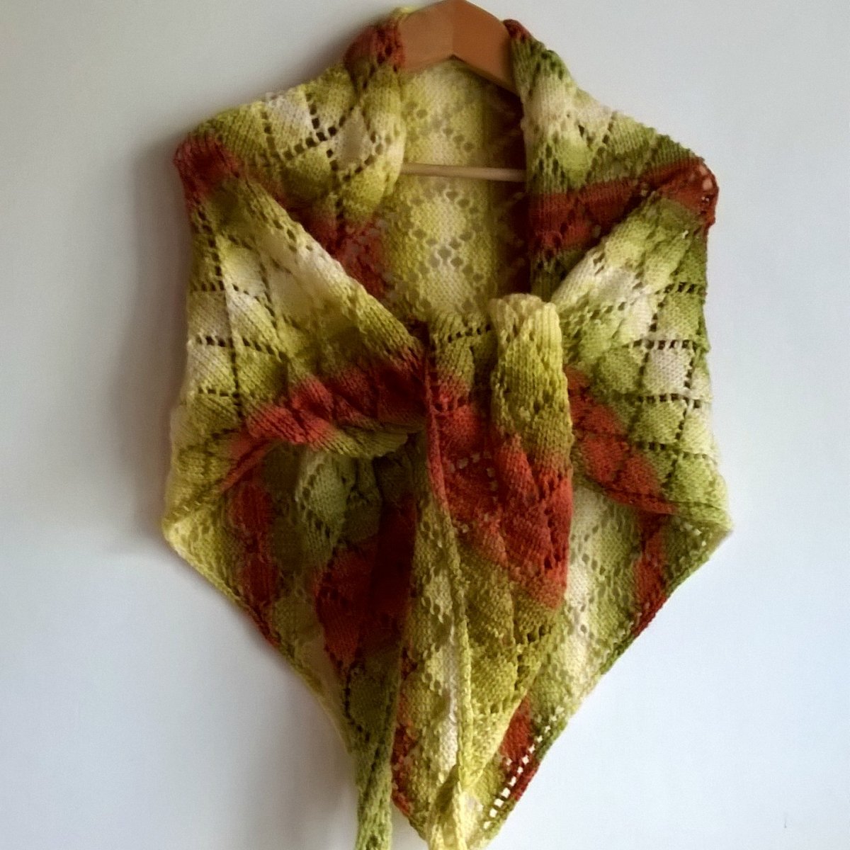 Šátek v barvách lesa