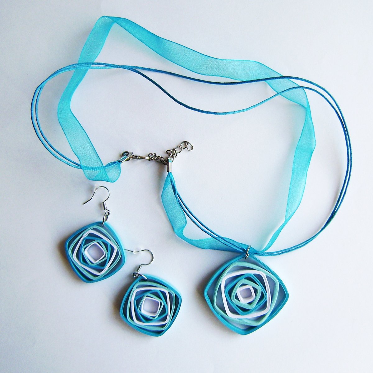 Modro-bílé zamotané čtverce - sada