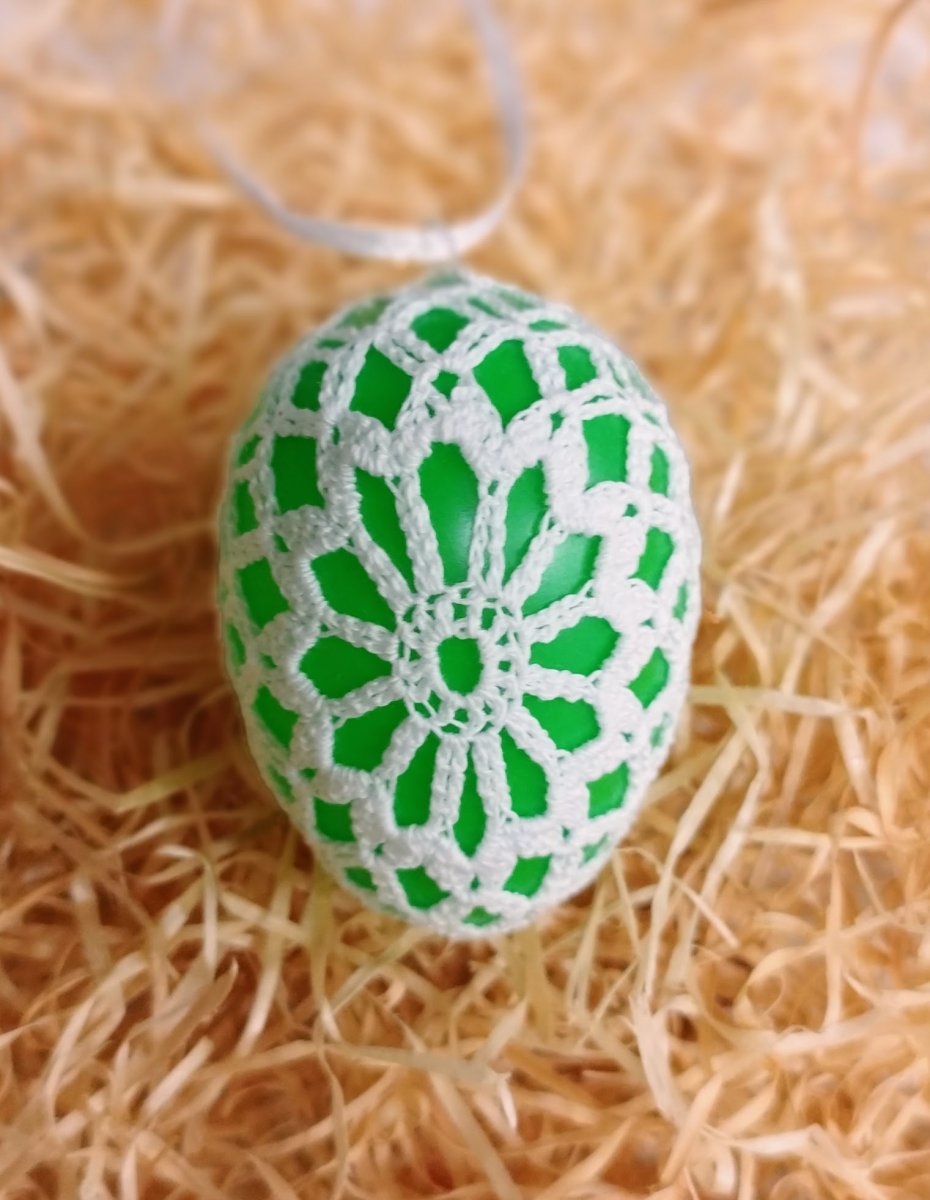 Kraslice obháčkovaná