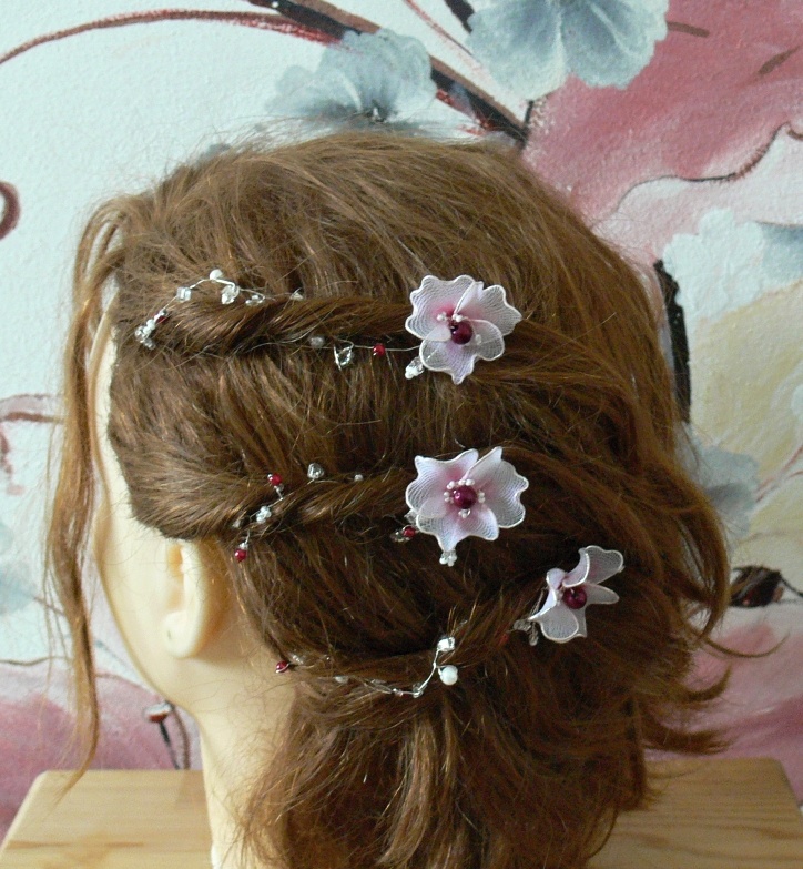 ozdoby do vlasů ve vínové