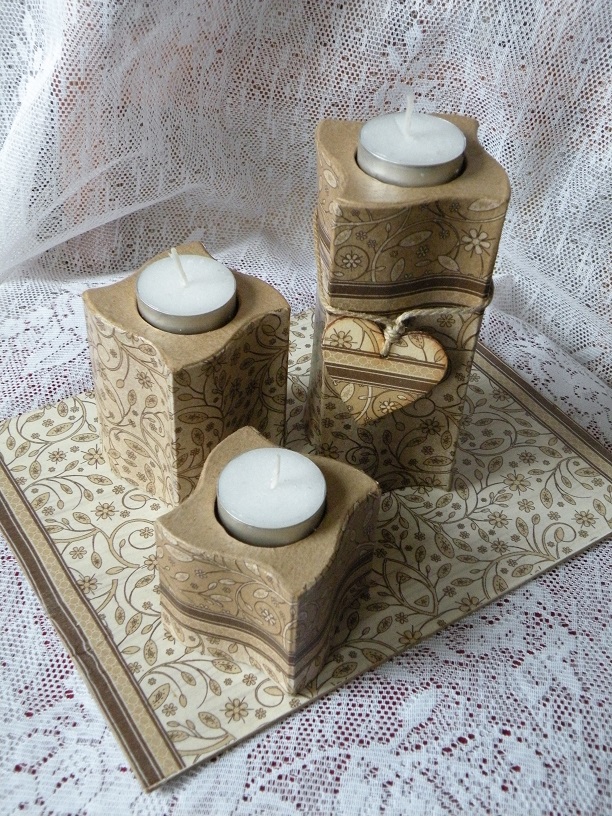 Sada svícnů s podložkou+srdíčko mini- přírodní