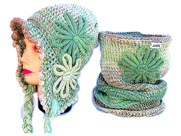 SOUPRAVA UŠANKY A NÁKRČNÍKU S APLIKACEMI