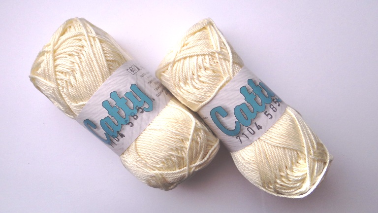 Catty7104 světle krémová CATTY02