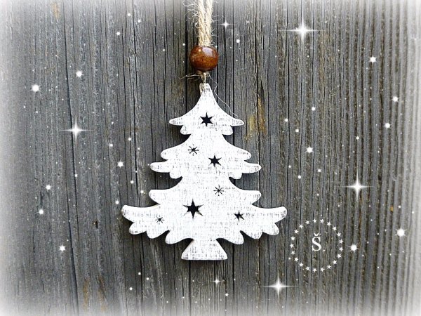 dřevěný stromeček s patinou