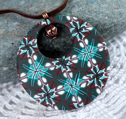 vzorovaný náhrdelník