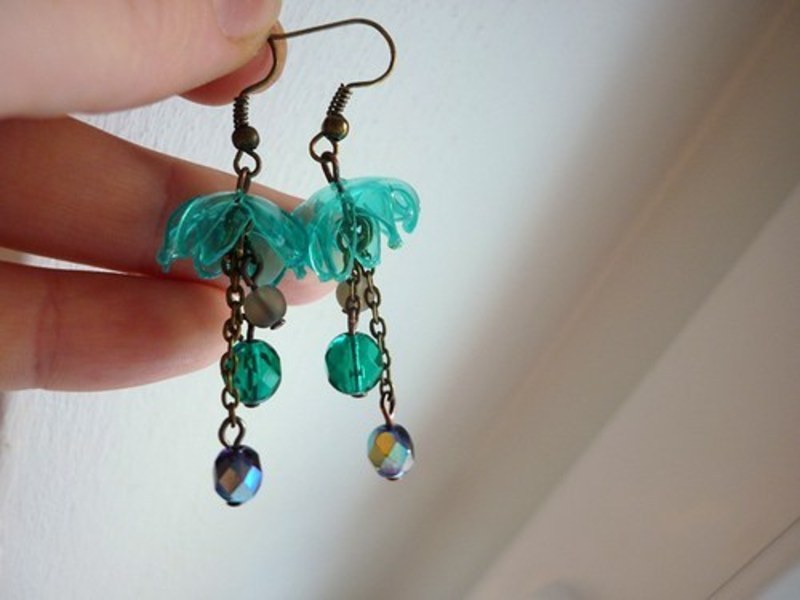 Modravé - náušnice z plastu