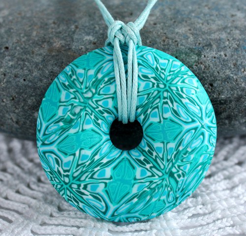 smaragdový vzorovaný donut