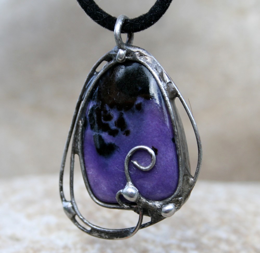 Čaroit přívěsek/náhrdelník