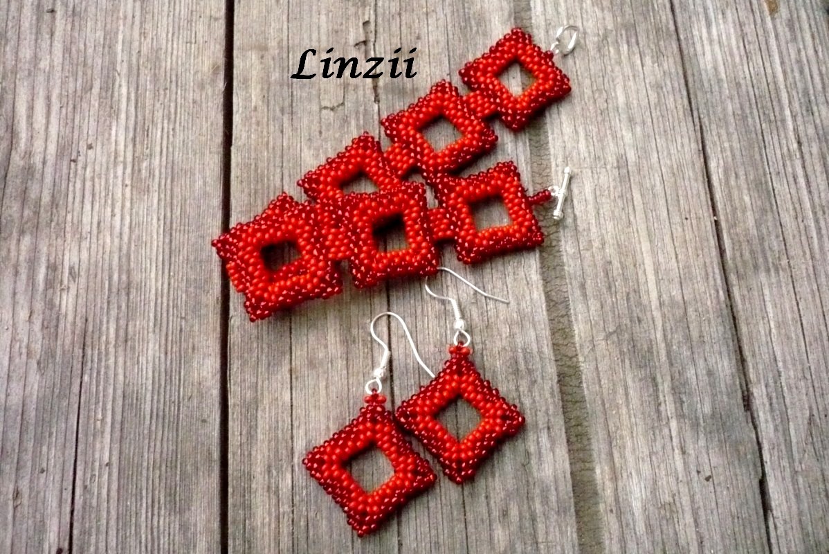 THE QUEEN - V červené