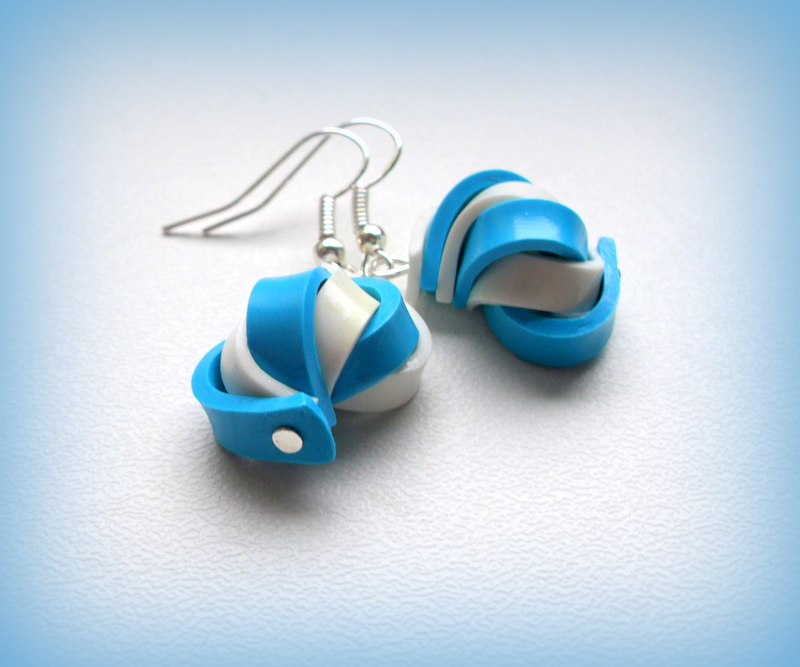 Bílotyrkysové lasturky