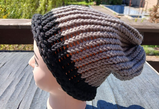 Pletená spadlá čepice  