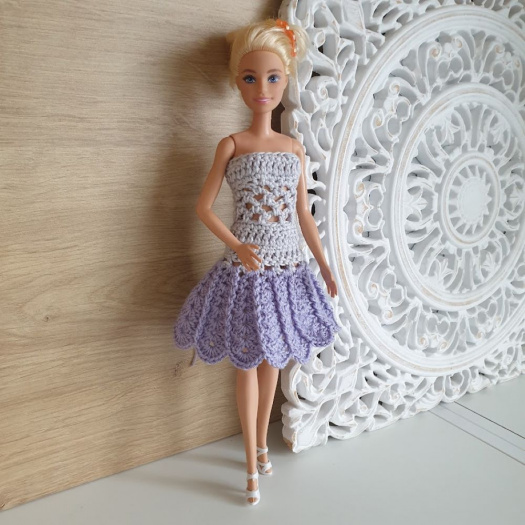 Šaty pro Barbie