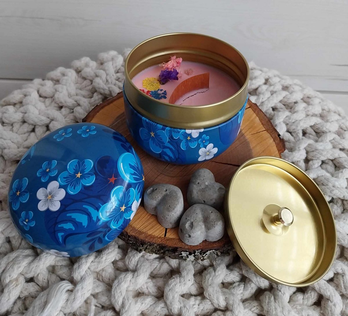 Svíčka modrá květy