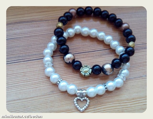 Perličkové nármaky, náramky se jménem atd.. 