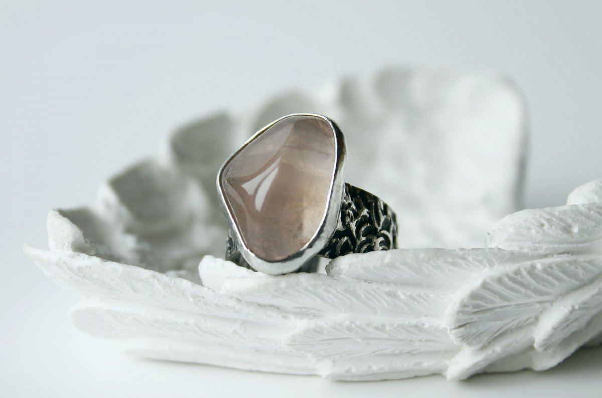 Maria .. ( růžový chalcedon )