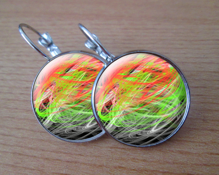 COOL VISACÍ NÁUŠNICE - Barevná klubíčka