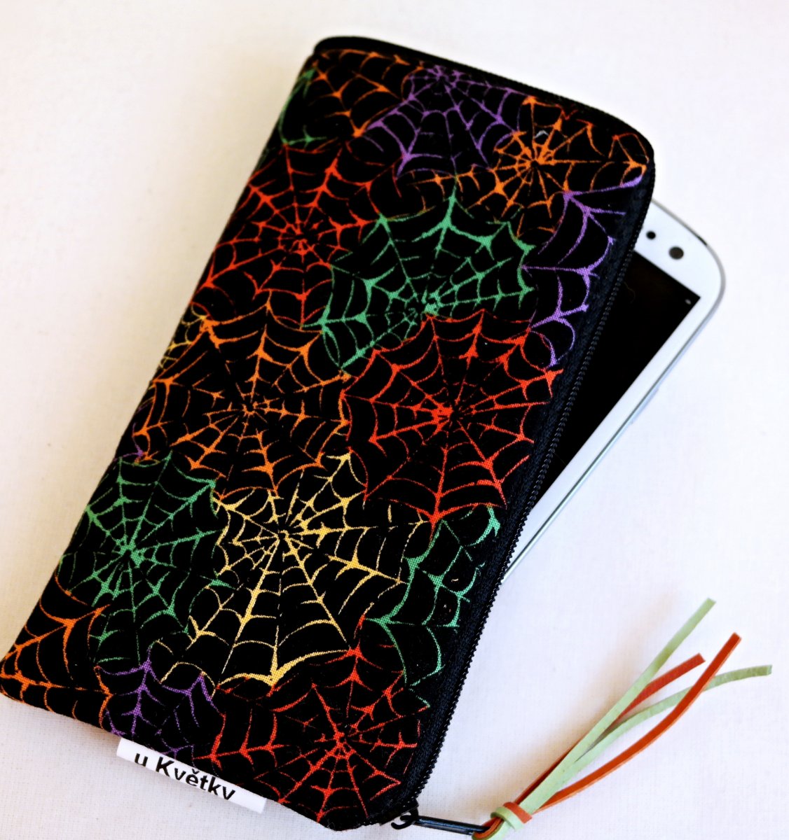 BAREVNÁ PAVUČINKA - obal na mobil