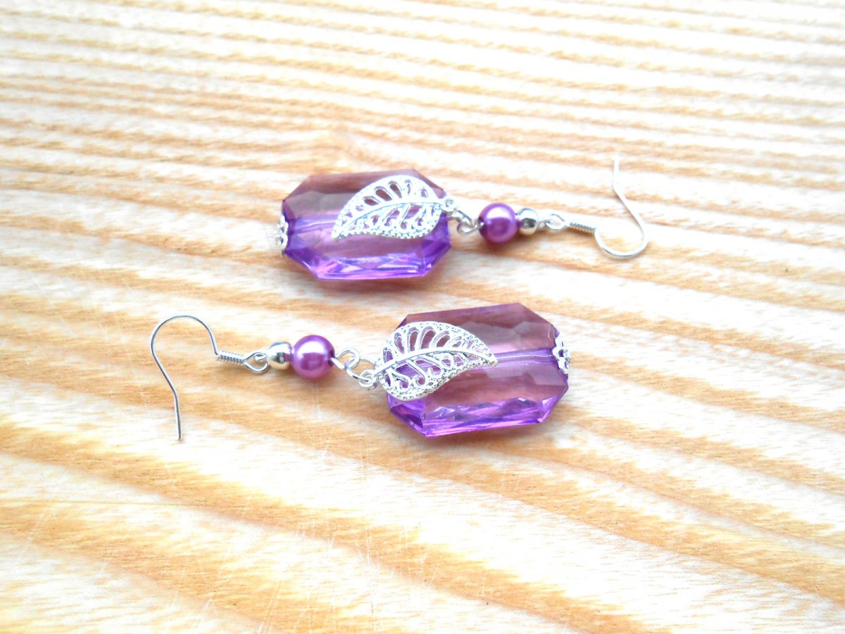 Náušnice fialové s lístečkem (1326/15)