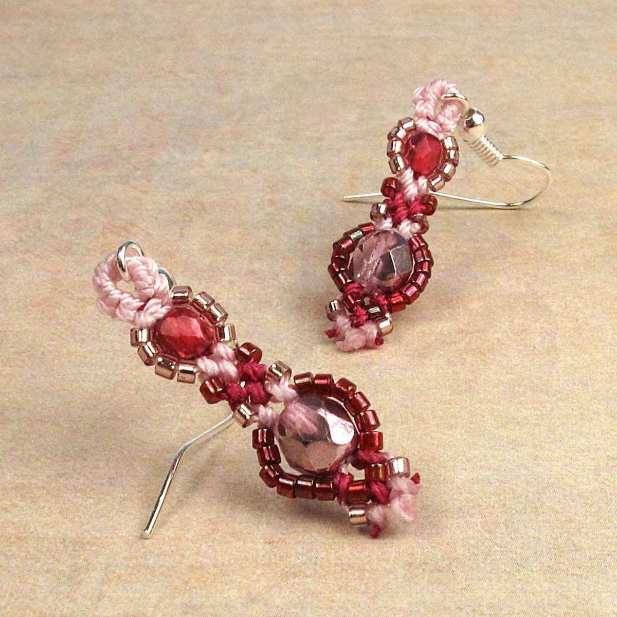 Macramé náušnice Blanička růžové (č. 1613)