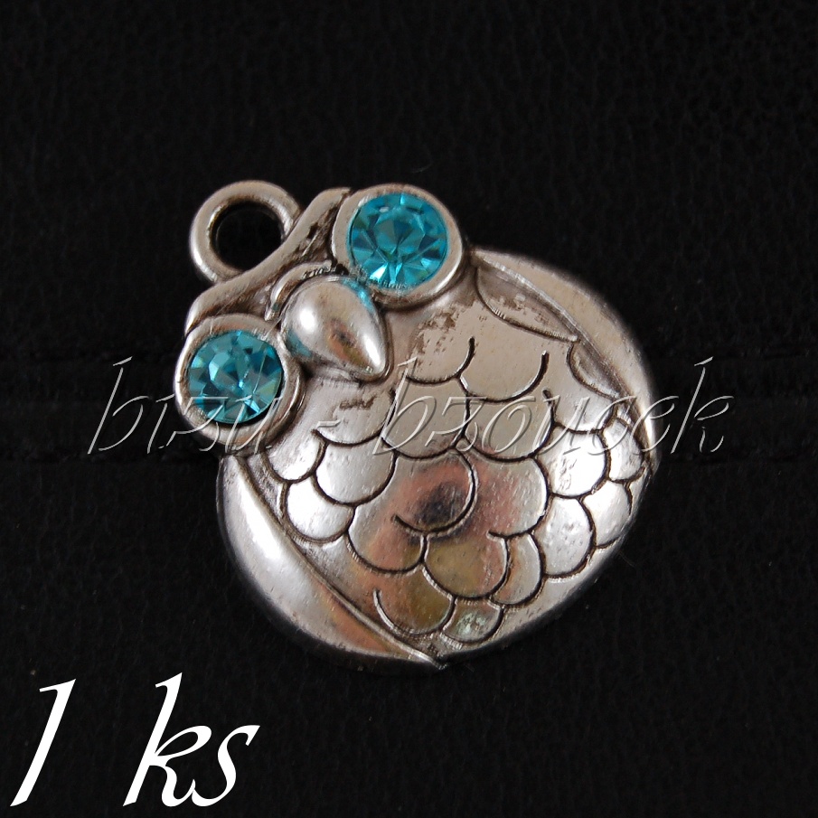 Boubelka se světle modrýma očima, stříbrná barva (02 1052)