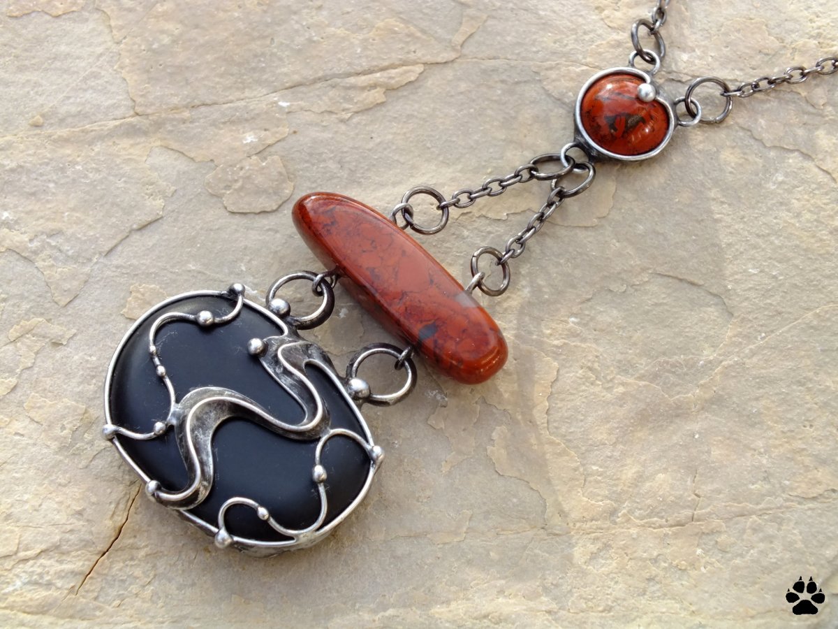 Lávová řeka - jaspisy, lávový kámen