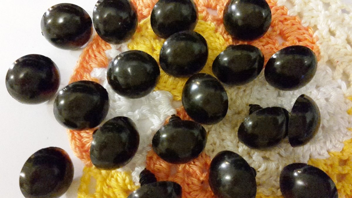 oči černé 20mm  OKO038