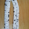 Měkký pletený nákrčník puffy - bílá s černou