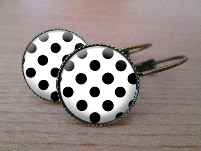 VINTAGE VISACÍ NÁUŠNICE - bílé s puntíkama