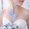 Svatební náramek s prstýnkem – modro-bílý květ s perličkami s peříčky