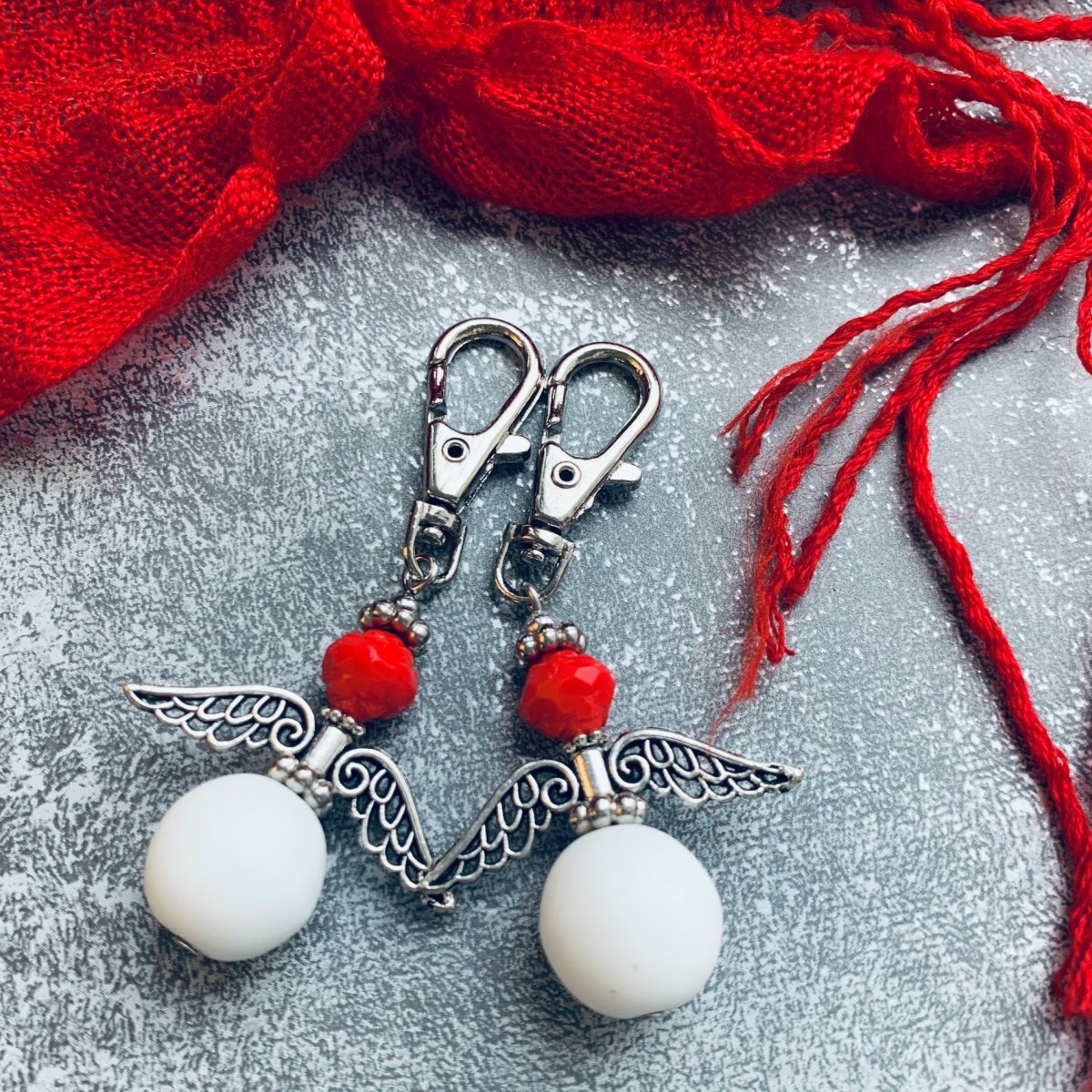 Bílo - červený anděl