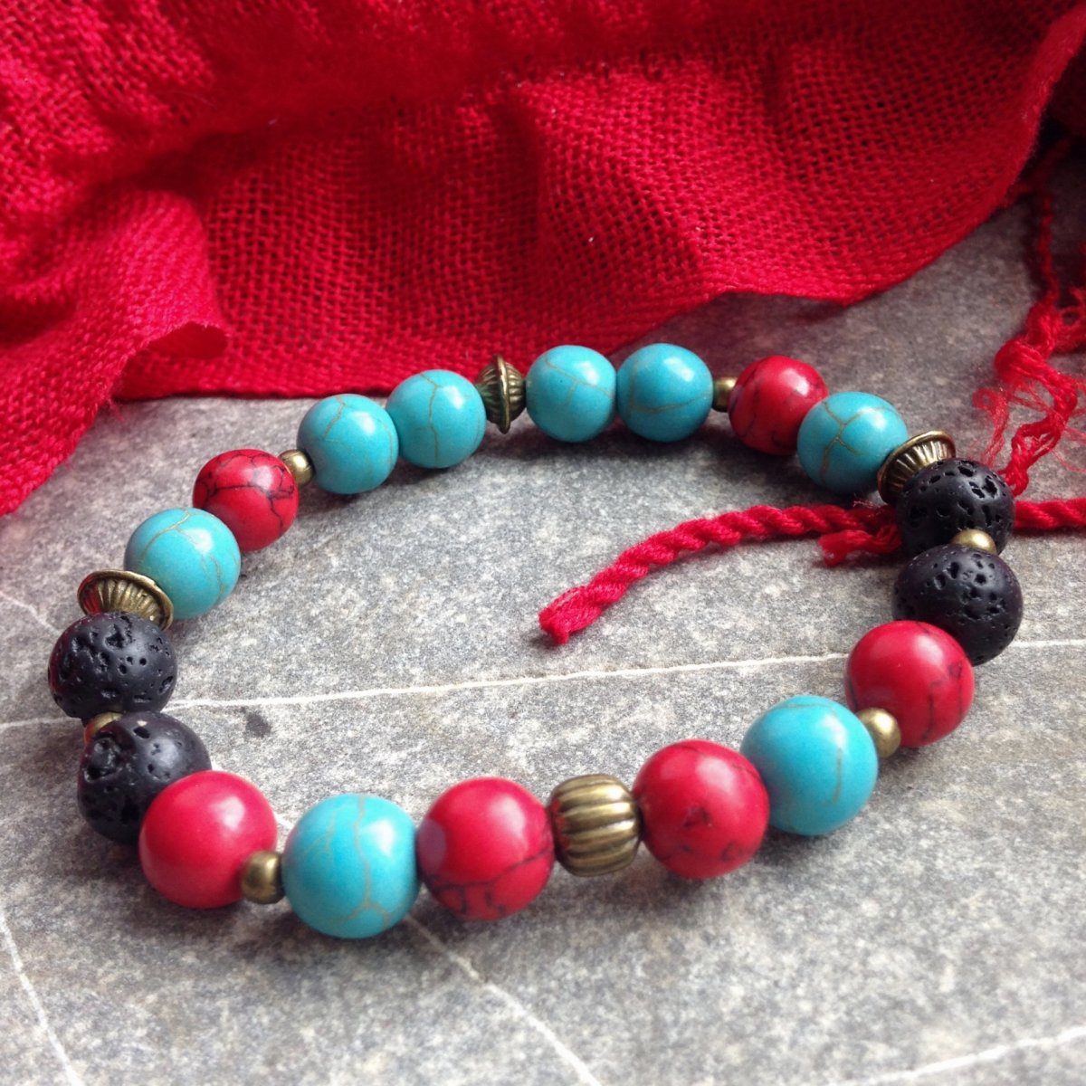 Pestrobarevný s lávou