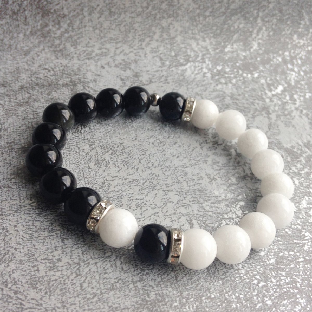 Bílý a černý onyx - náramek