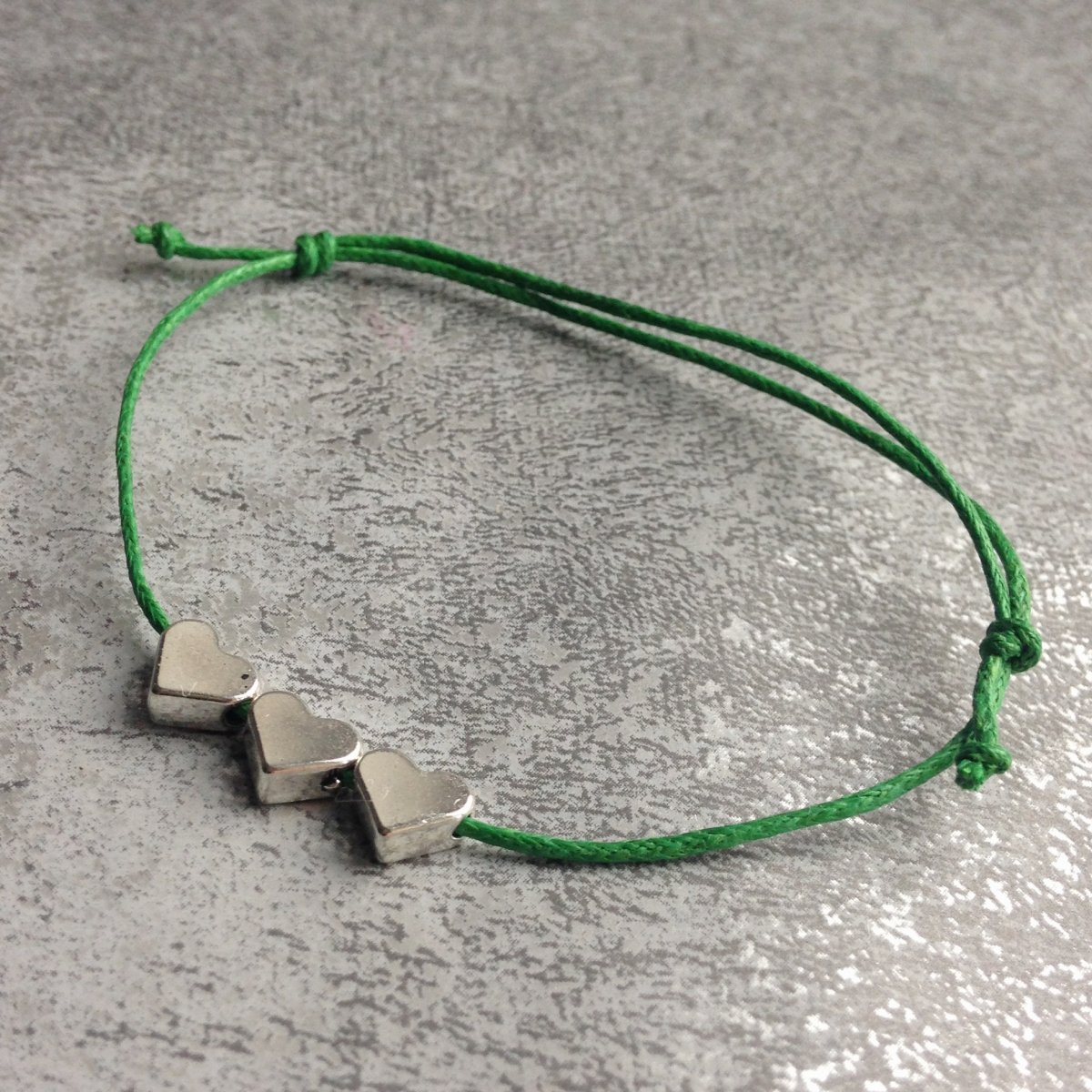 Tři srdíčka - zelený náramek 