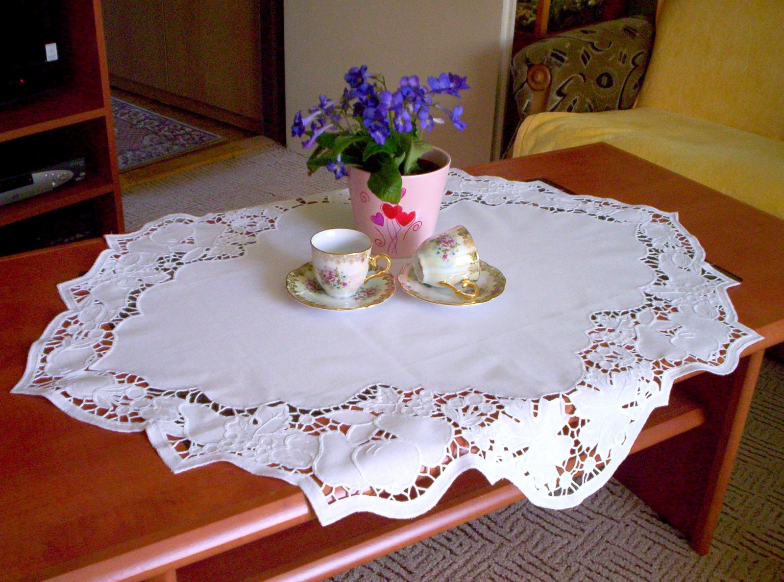 Pokrývka s podzimním ovocem.