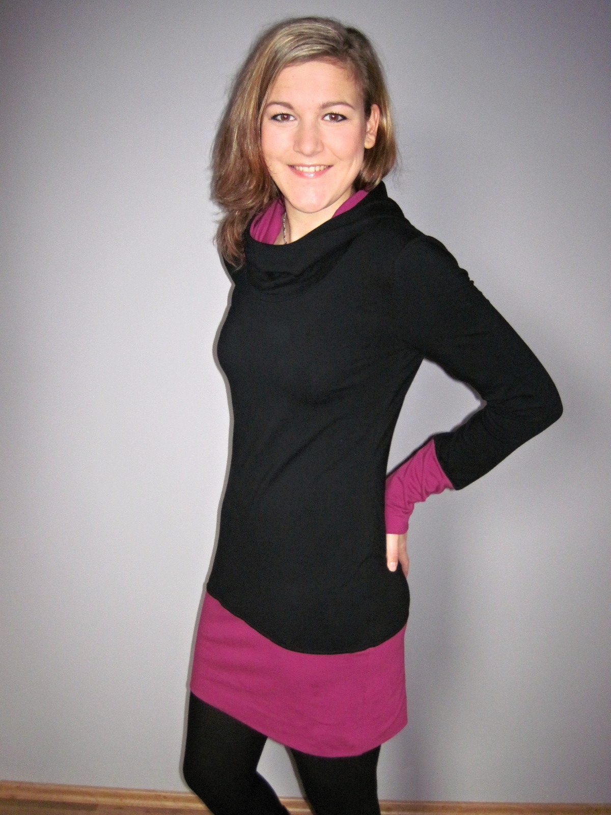 Šaty kukloun černé s  růžovou