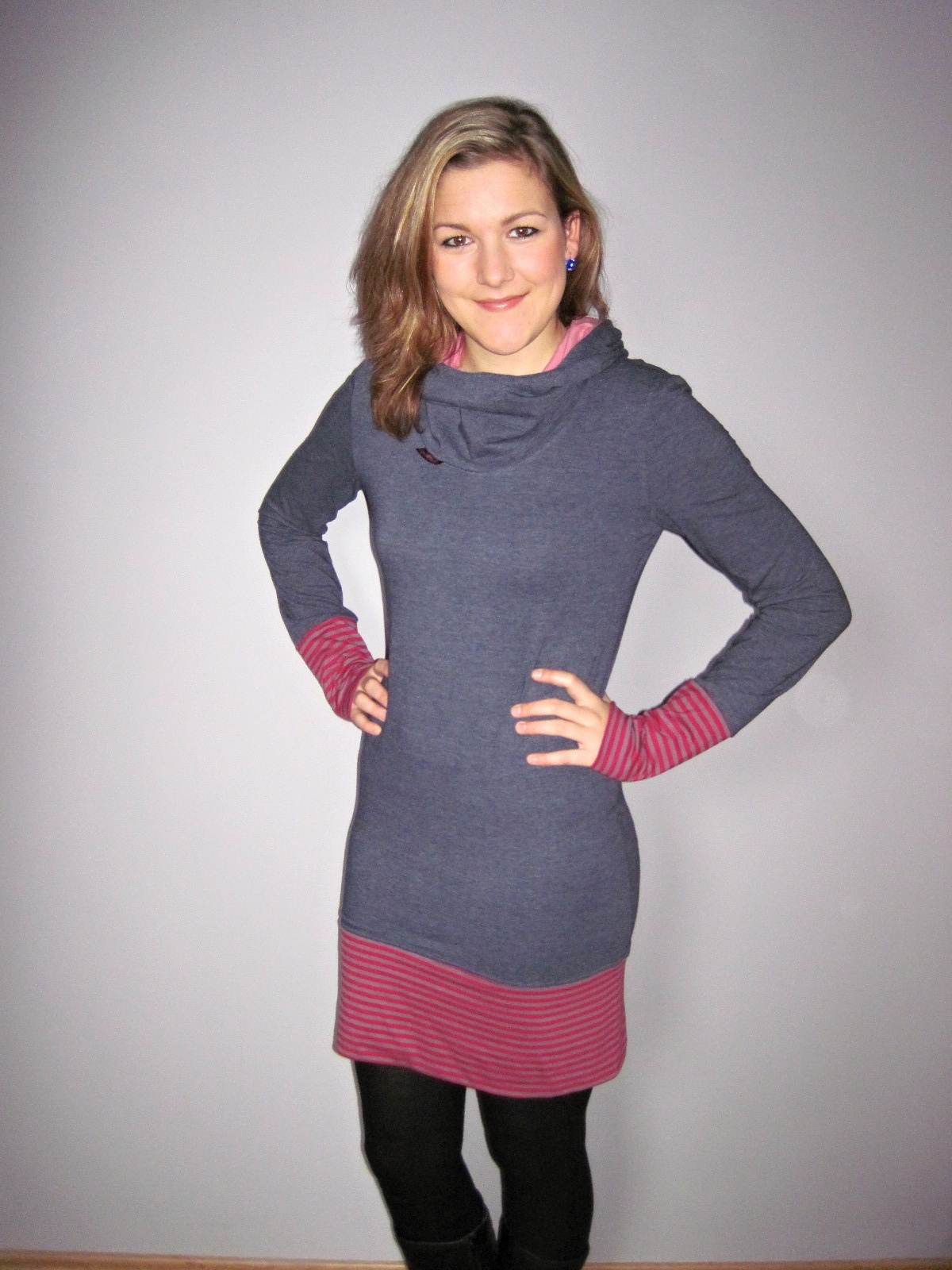 Šaty kukloun jeans a růžové