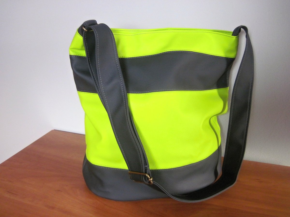 Vak pruhovaný šedo-zelený