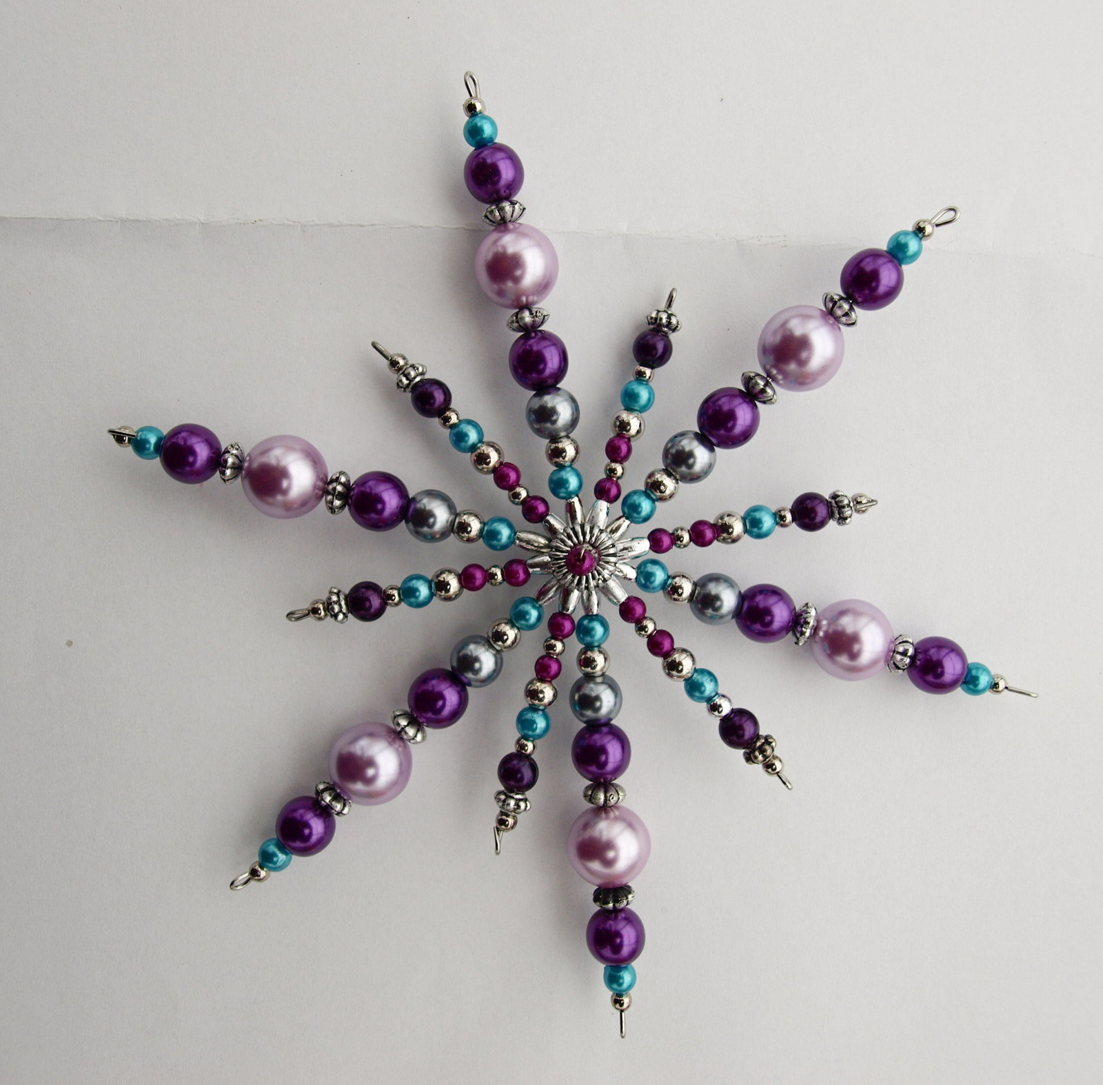 Vánoční hvězdička z korálků 15 cm