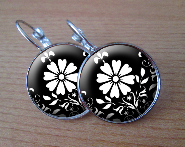 COOL VISACÍ NÁUŠNICE - černobílé