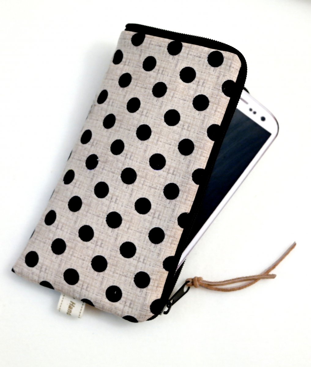 ČERNÉ PUNTÍKY NA BÉŽOVÉ - obal na mobil