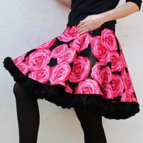 FuFu sukně s růžemi a černou spodničkou