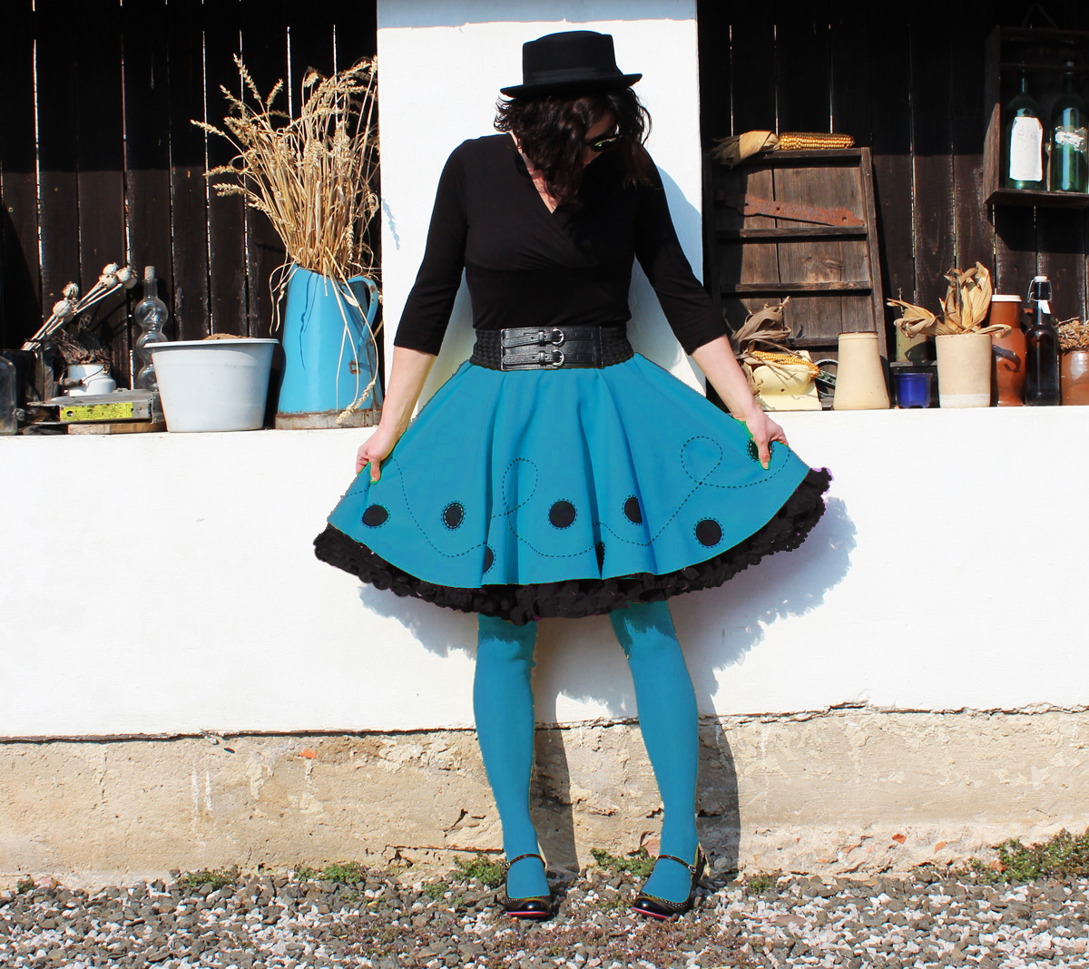 FuFu sukně s puntíky a černou spodničkou