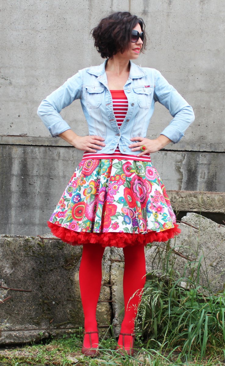 FuFu sukně květovaná1 s červenou spodničkou