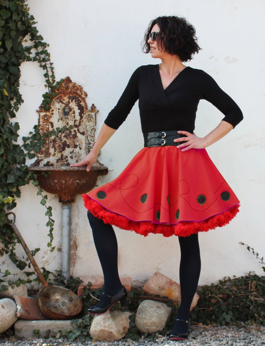 FuFu sukně s puntíky a červenou spodničkou